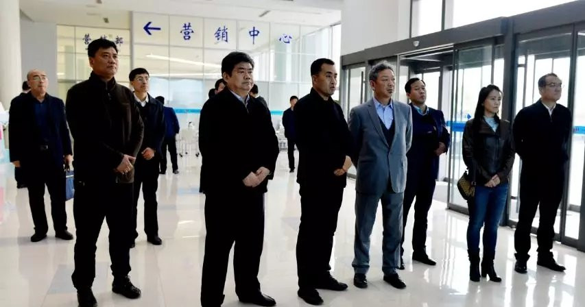 市委常委、統(tǒng)戰(zhàn)部部長(zhǎng)李家良陪同客人到濱州市(圖1)