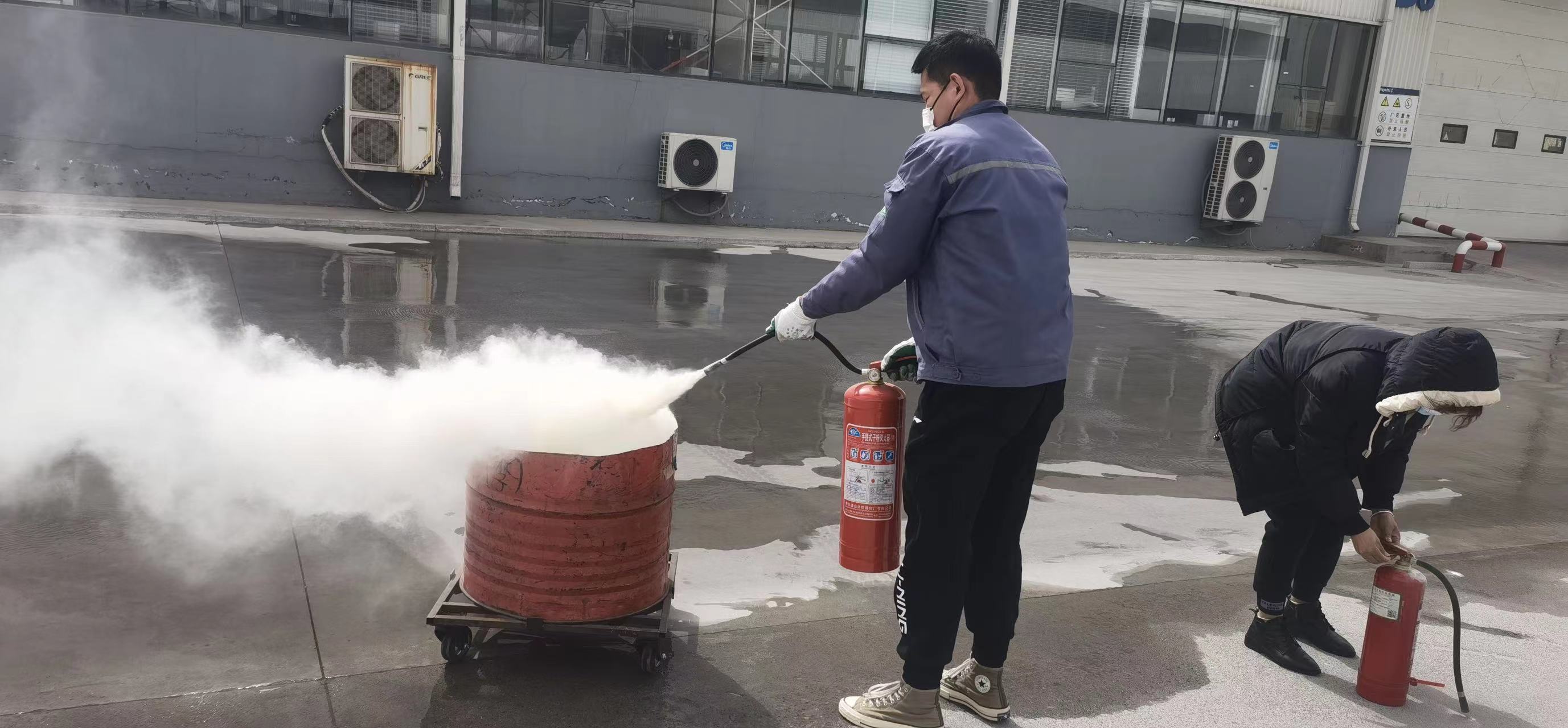 開展消防演練，提升員工應(yīng)急能力(圖3)